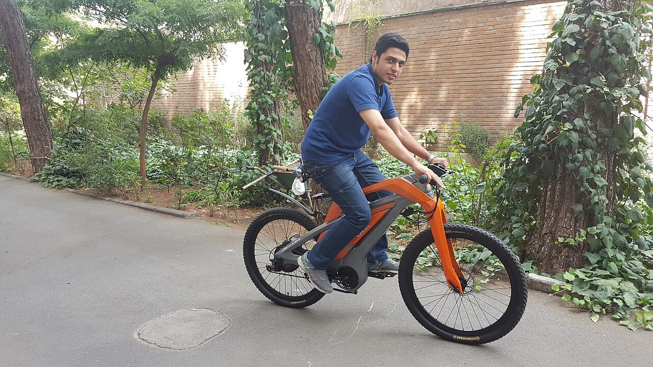 E-Bike Rental Fleet | 10 Step-Through Cruisers